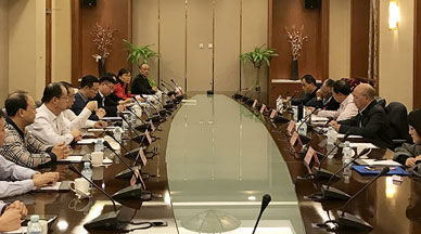 首發投資控股公司受邀參加泸州遷建機(jī)場航站區建設項目表彰大會
