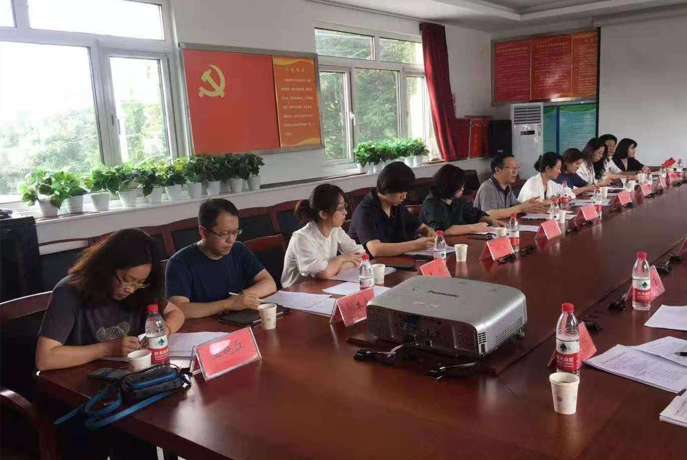 首發投資控股公司黨委書記、董事長(cháng)楊立帶隊到密雲區河下村開展幫扶調研
